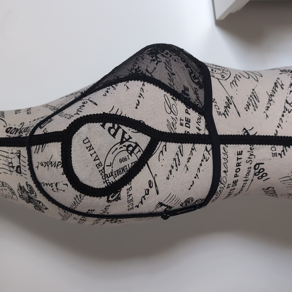 OUT FROM UNDER | Women's Black Sheer Floral Lace Triangle Bralette NWOT - Picture 3 of 4